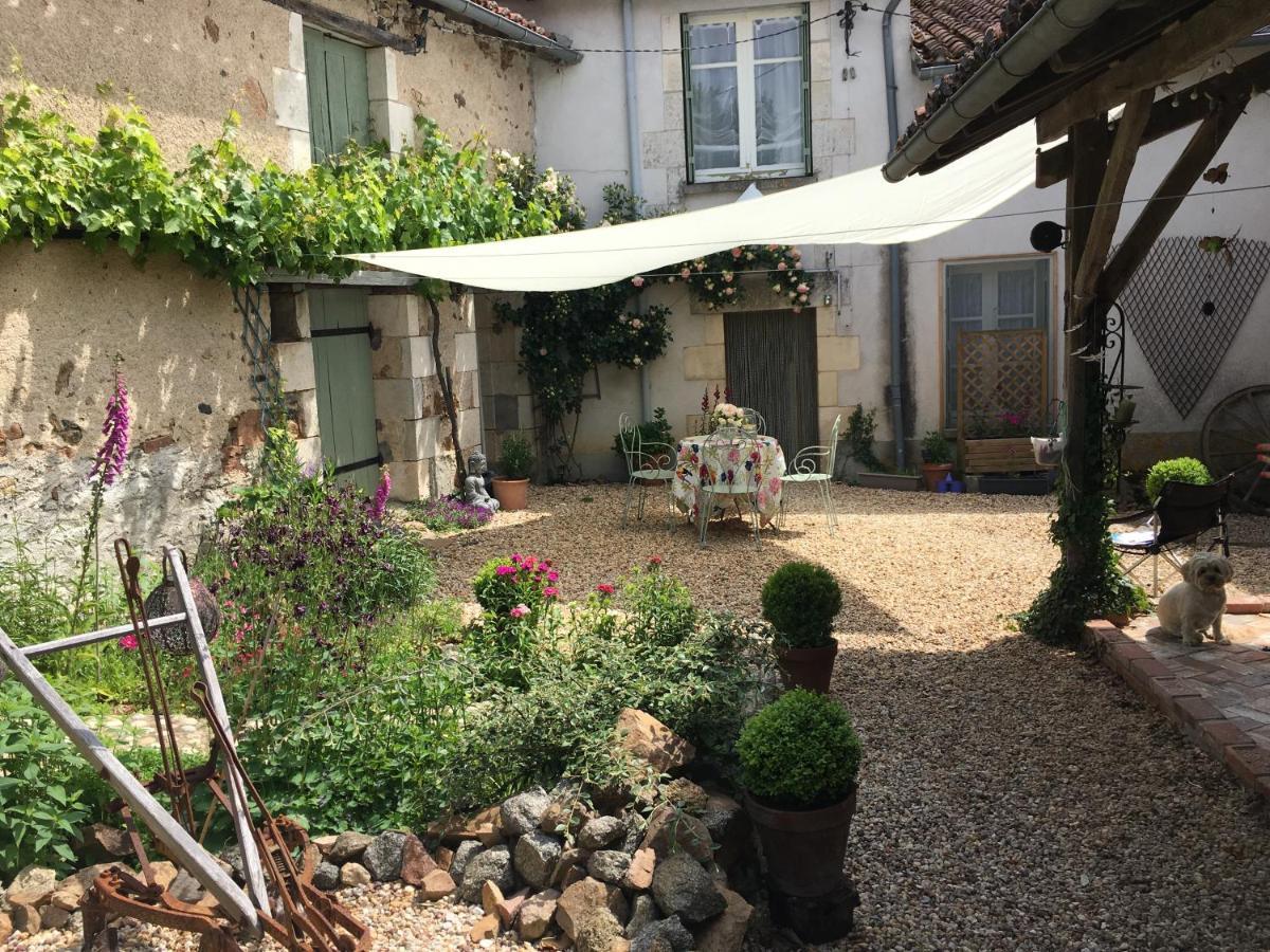 Le Vigeant Maison La Roche Chambre D'Hotes מראה חיצוני תמונה