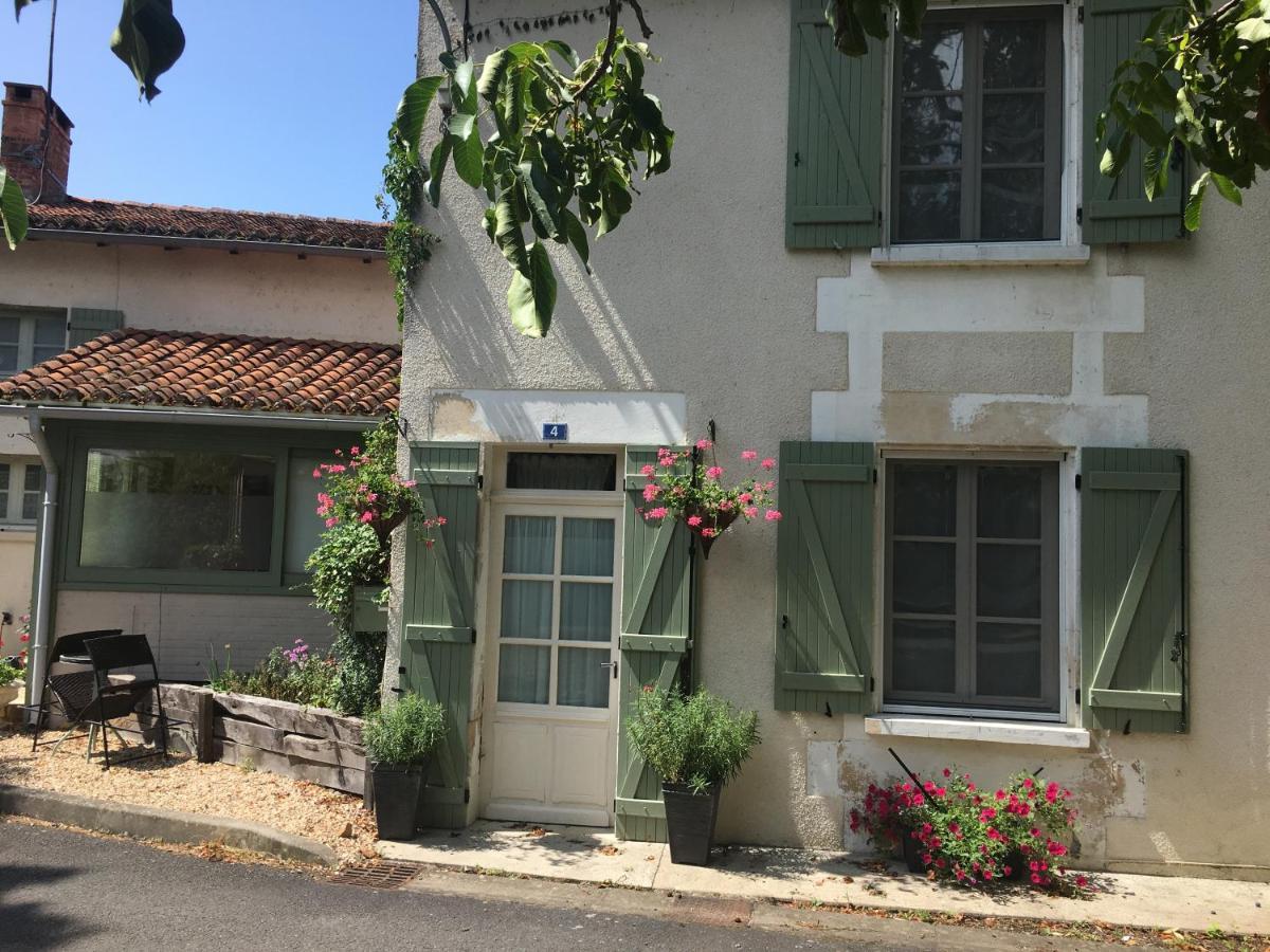 Le Vigeant Maison La Roche Chambre D'Hotes מראה חיצוני תמונה