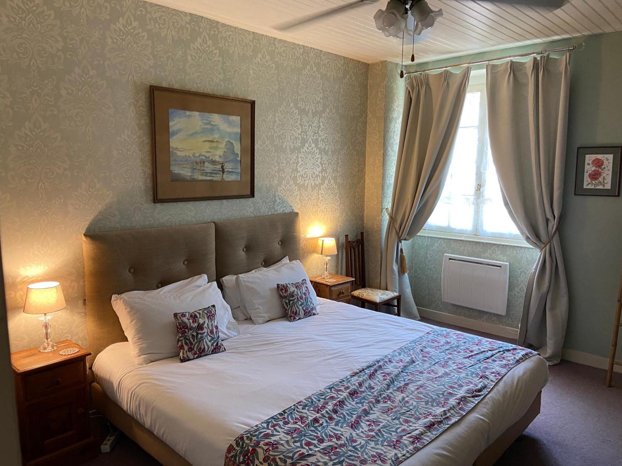 Le Vigeant Maison La Roche Chambre D'Hotes מראה חיצוני תמונה